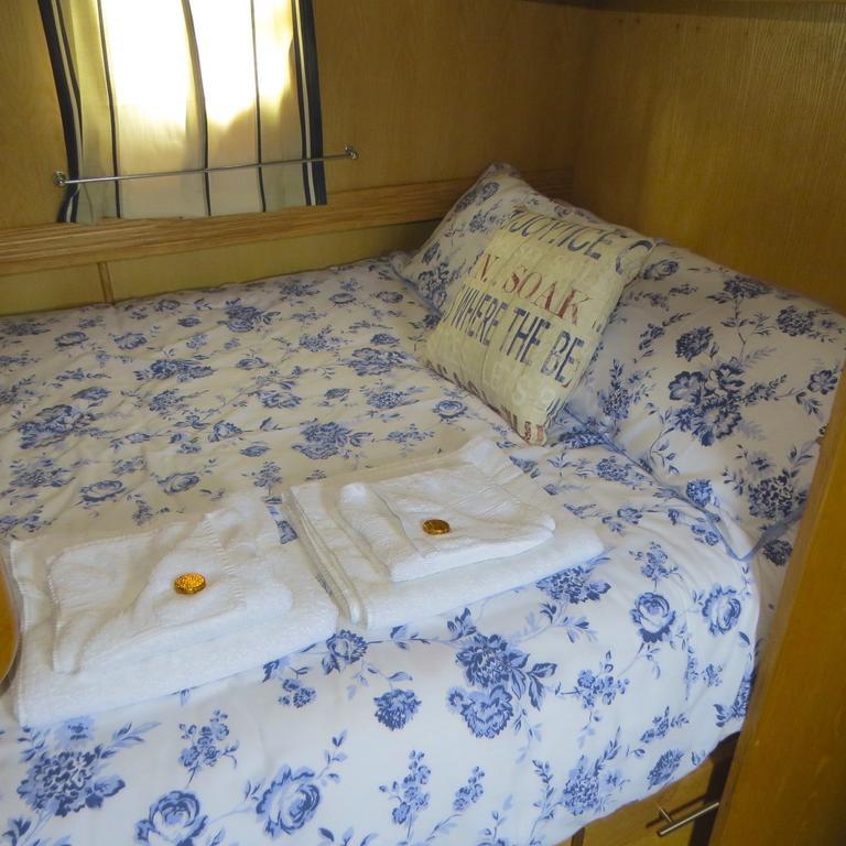 Houseboat Hotels Шеффілд Номер фото