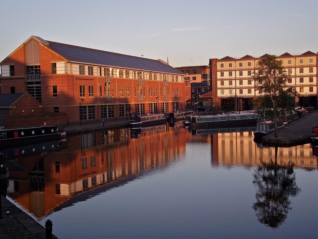 Houseboat Hotels Шеффілд Екстер'єр фото