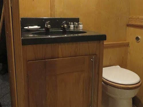 Houseboat Hotels Шеффілд Екстер'єр фото